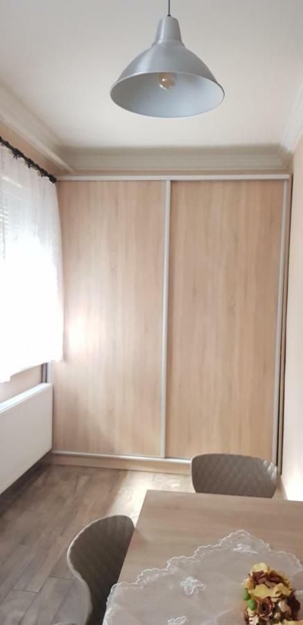 Lotti Apartman Кишкунхалаш Экстерьер фото